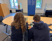 JES 2026 - Arbeit am Faust-Thema in der Bibliothek