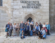 Tagesausflug Mühlhausen - Gruppenfoto vor der Kornmarktkirche